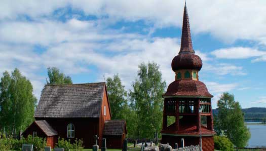 Roten i Tantmuséet bland hattar och burkar