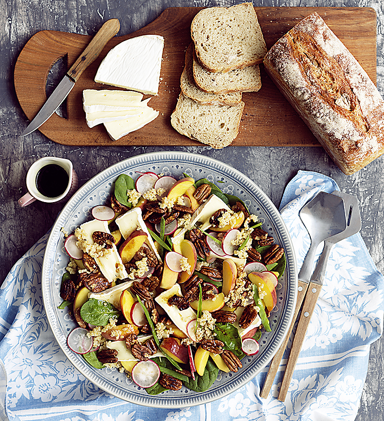 Ljummen sallad med brie och persika