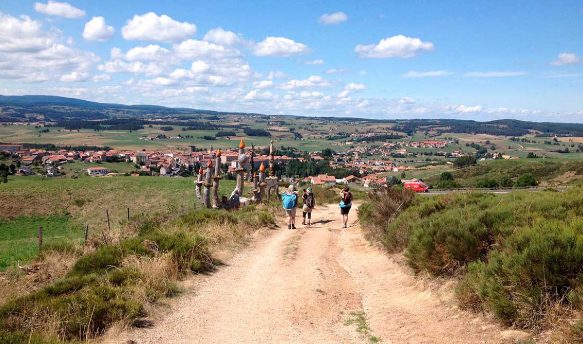 Gå på pilgrimsled i franska berg