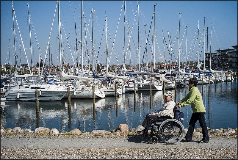 Arbetslösa ska få jobb i äldreomsorgen