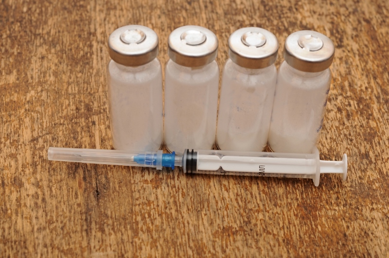 EMA godkänner Astra Zenecas vaccin – med förbehåll