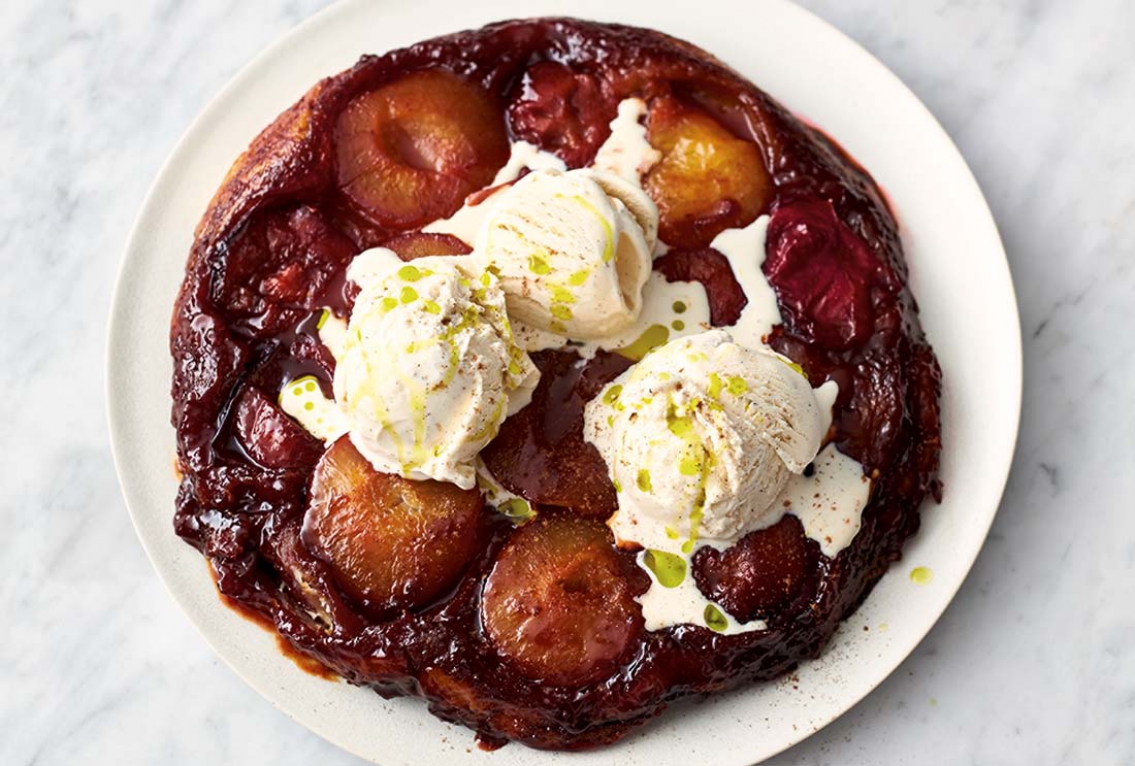 Tarte tatin med plommon