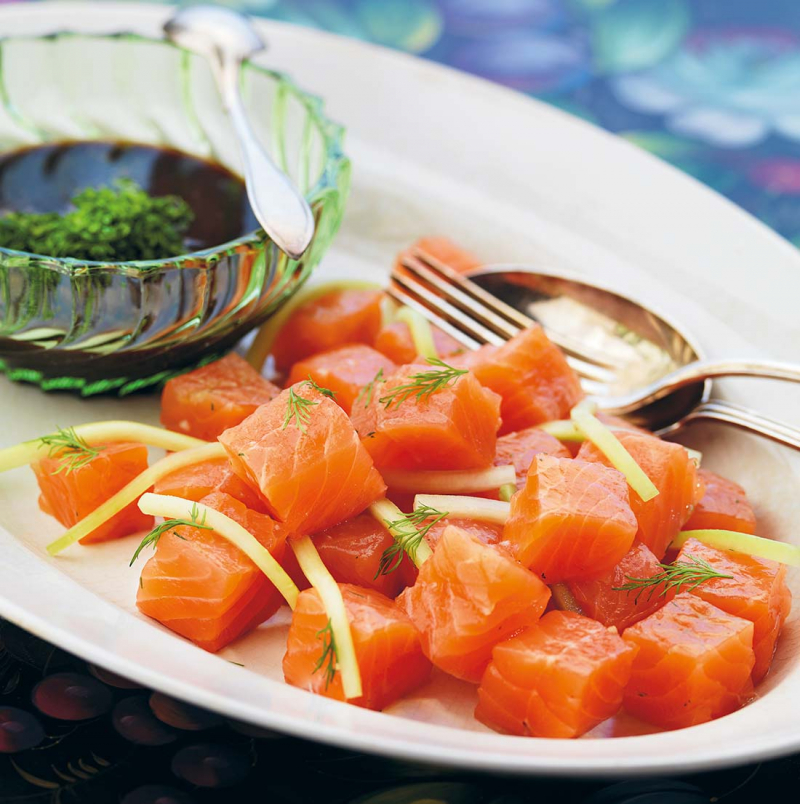 Dill- och brännvinsgravad lax