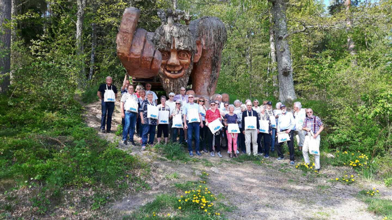Naturskådarna i SPF Seniorerna Dacke i Mjölby besökte Jan Pols fantastiska skulpturer