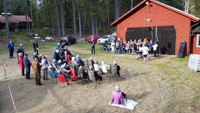 Myskväll vid jaktkojan