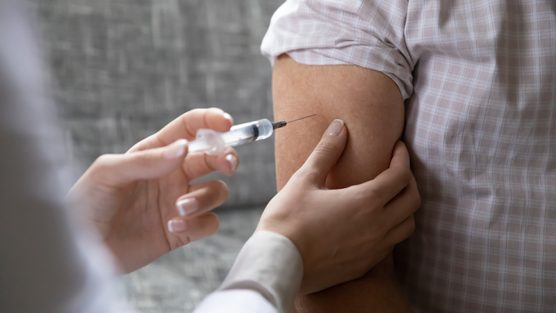 Krisen kan öppna för vaccination åt alla