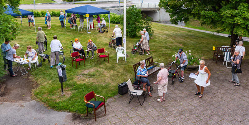 TILLSAMMANS MOT ENSAMHET