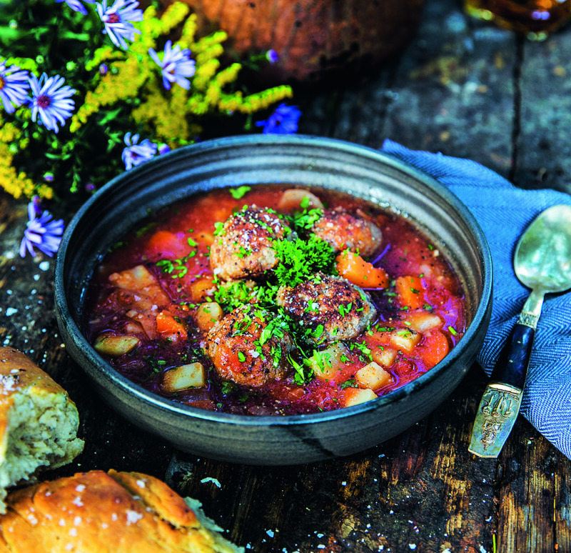 Mustig gryta med frikadeller och whiskey