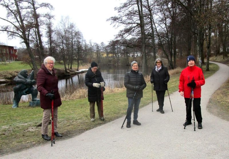 Vi firar ”fössta tossdan uti mass” med en härlig Strömsnäsmarsch