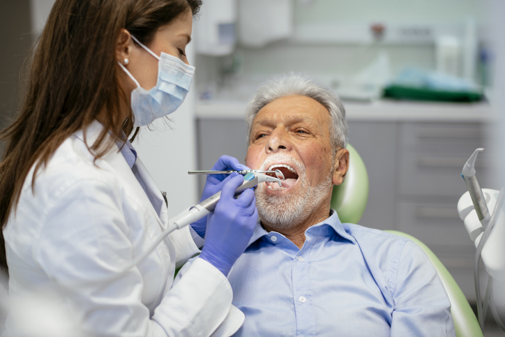 Vallöfte: Tandvården ska omfattas av högkostnadsskydd
