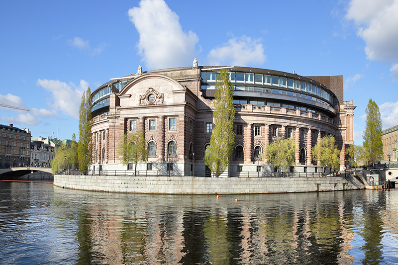 Historisk dragkamp om de lägsta pensionerna