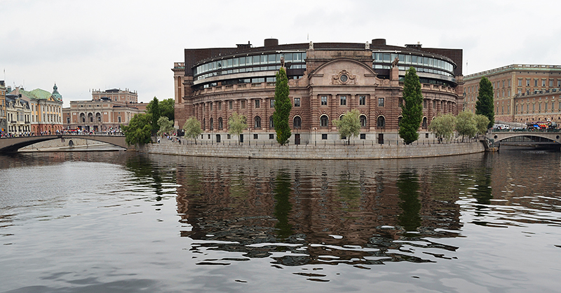 Seniorer ställs åter utanför riksdagen