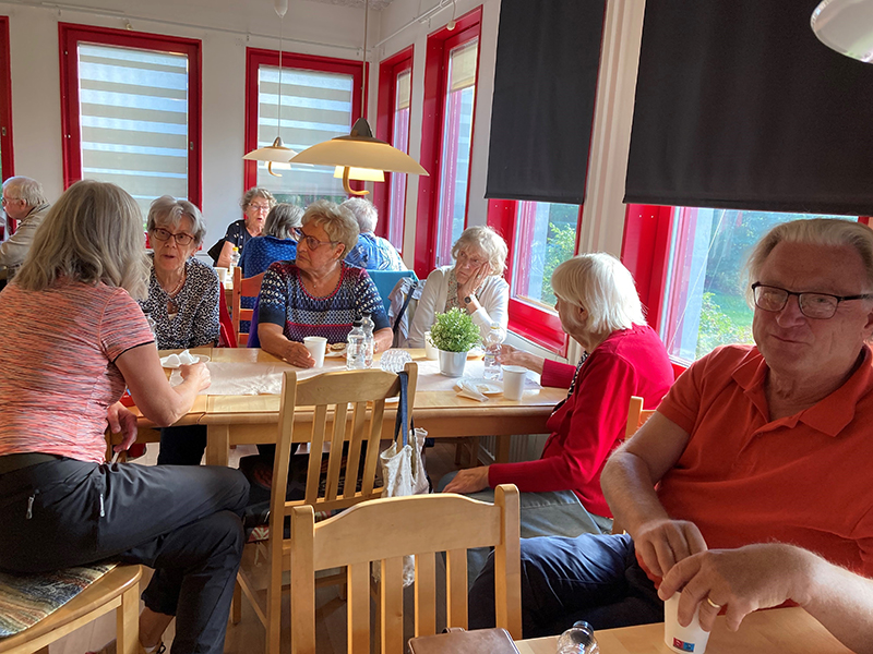 Varmkorv istället för mikrofoner och podium