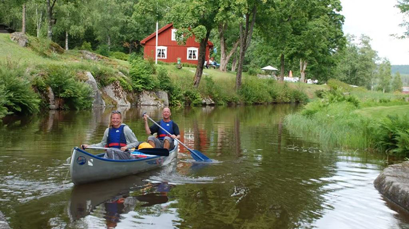 Billigt boende och paddling ska locka sommarvikarier