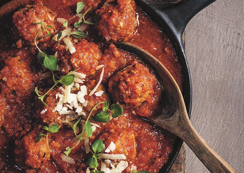 Frikadeller i tomatsås