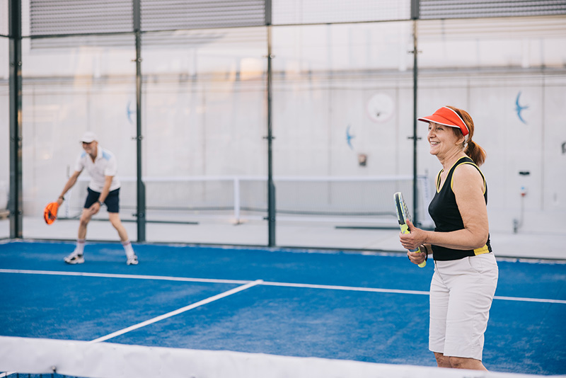 Gratis provspel ska locka fler seniorer till padeln