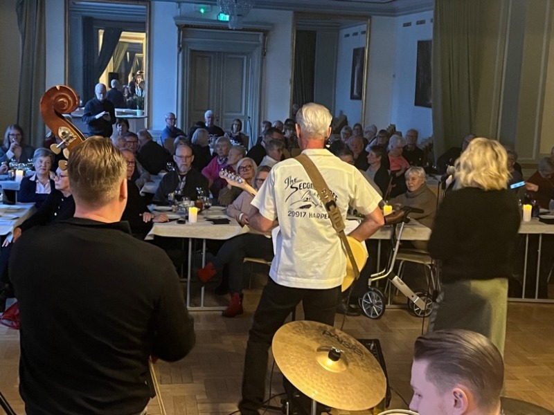Pubeftermiddag med rock- och countrymusik för SPF Seniorerna Falun