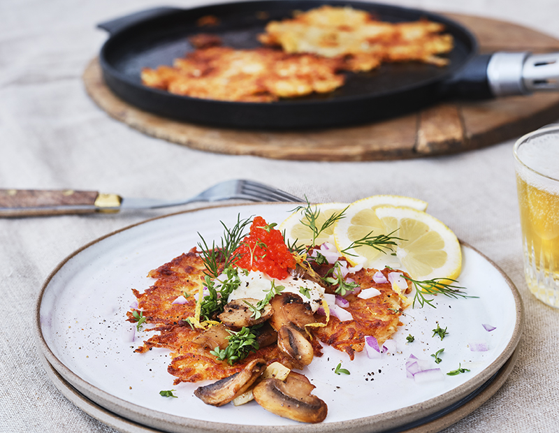 Råraka med vitlöksfräst svamp, tångkaviar och citronkräm