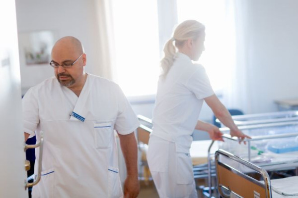Rapport: Orimlig arbetsmiljö hotar patienterna