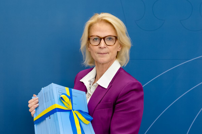 Svantesson: Människor ska inte behöva oroa sig för ekonomin