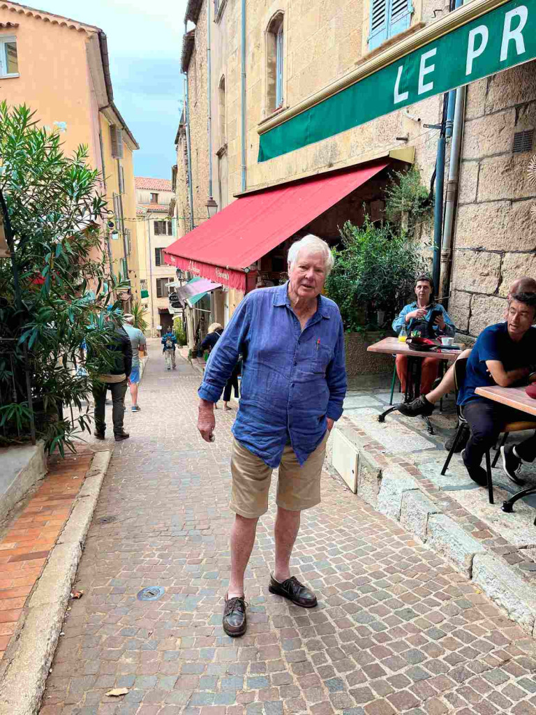 Staffan i Fayance där det är marknad varje lördag.
Foto: Ulrika Palmcrantz
Foto: Ulrika Palmcrantz