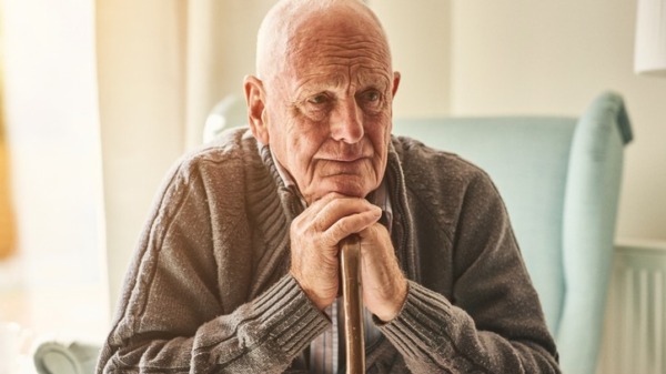 Ojämlik äldreomsorg när politiker detaljstyr