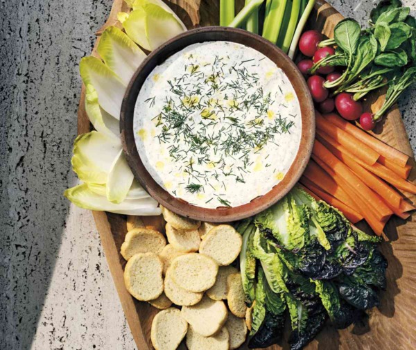 Ranchdipp med gräddfil, dill och persilja
