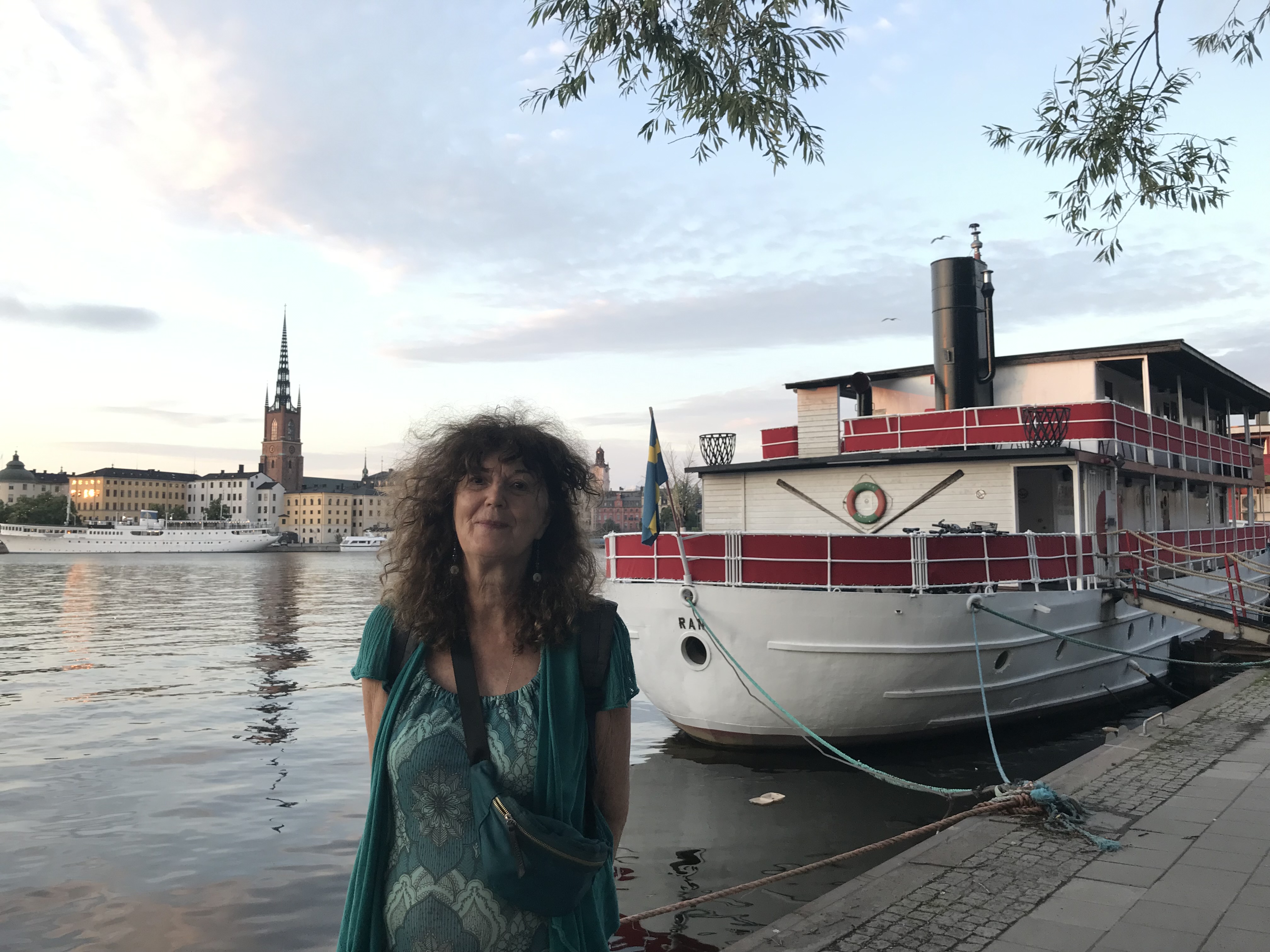 Sökes: Ungdomlig lång o trygg man