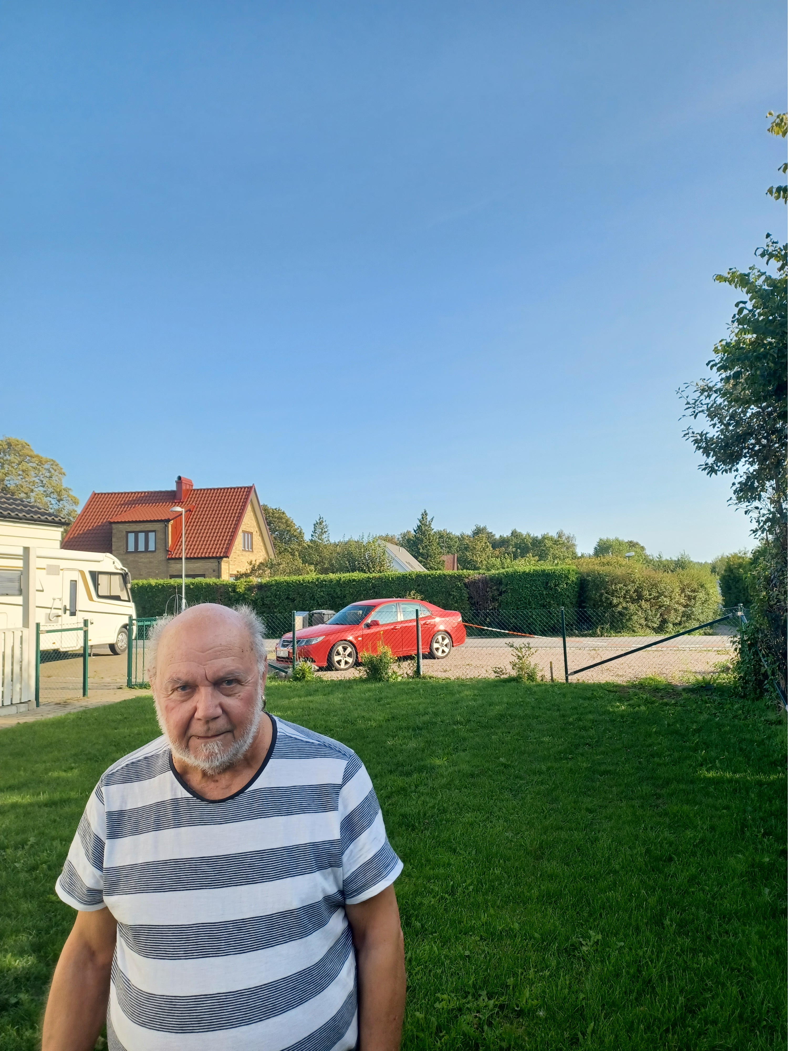 Saknar en kvinna !